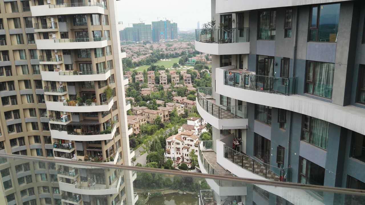 顾问简介:专业是我必备技能,诚信是我做人准则。 专业,有多年房地产经纪行业管理与业务经验,对房地产行业有较系统的认识,专注麓山国际社区二手房出租出售、求租*服务,天府新区规划资料、麓山户型图、栋座图等原始资料齐全,房源特多,资讯大,IPad平板电脑展示,让您清晰、直观、全面了解麓山,明明白白购房。 诚信,您在我的网店看到的每一套房源都真实有效,不虚拟房源、不虚报房价,坚持为您推荐优质房源直到满意! 美年地产(简介):美年地产,致力于成都中高端物业居间服务,麓山国际社区指定中介服务机构,从麓山国际开盘至今一