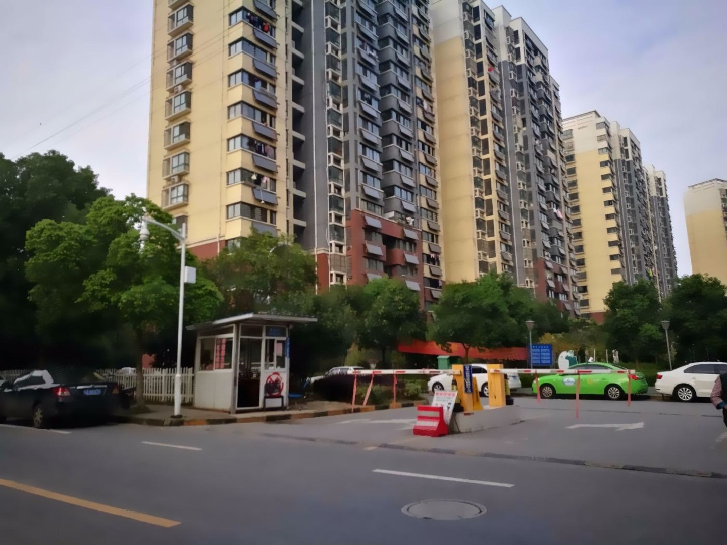 南京天景山公寓荣华苑二手房房源图片