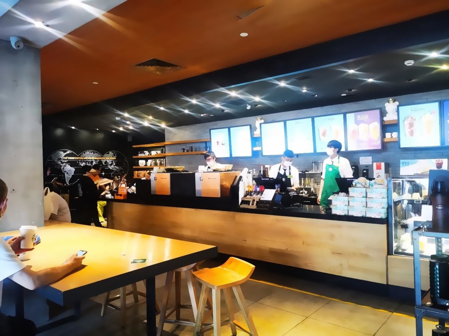 上海黄金城道二手房房源图片