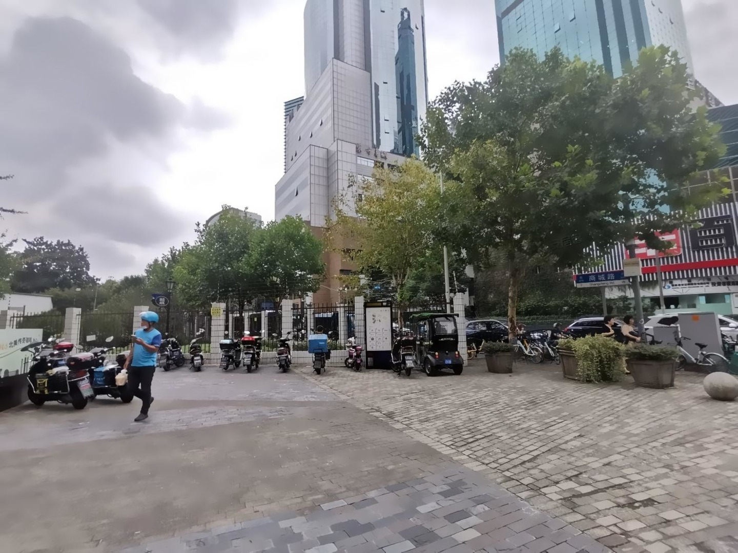 上海南泉北路商铺二手房房源图片