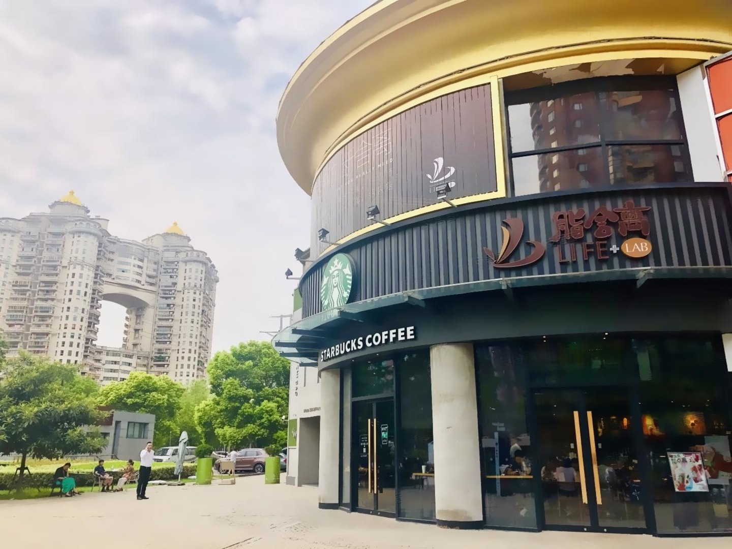 上海黄金城道二手房房源图片