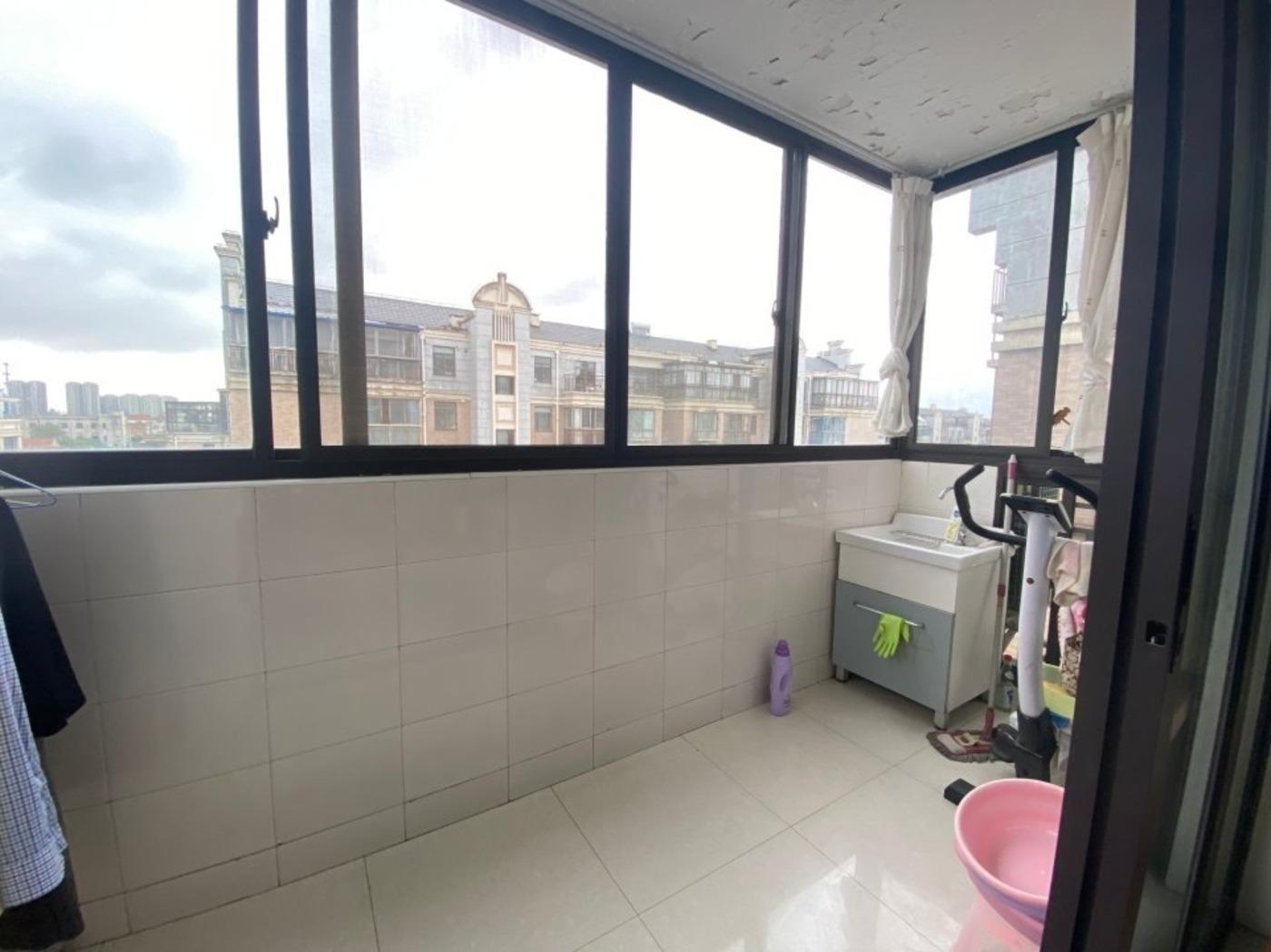 上海绿地金卫新家园(2208弄)二手房房源图片