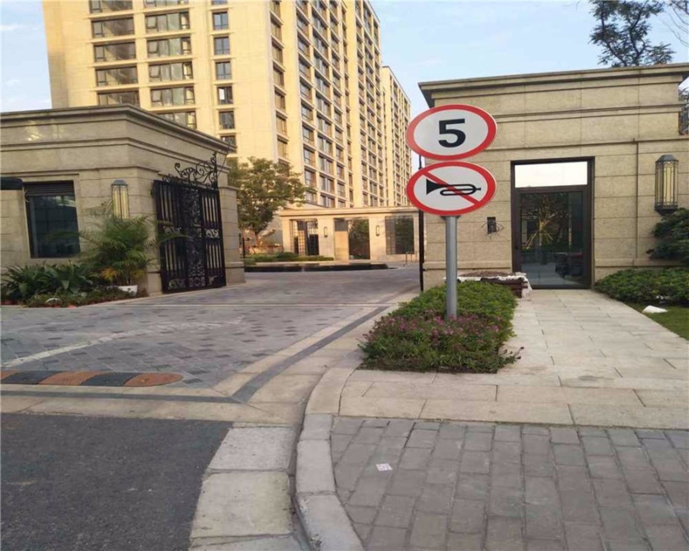 上海九龙仓滨江壹十八二手房房源图片