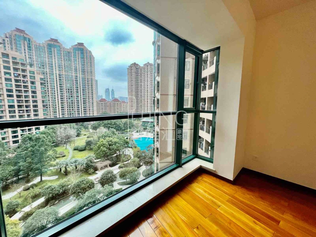 上海仁恒滨江园(三期)二手房房源图片