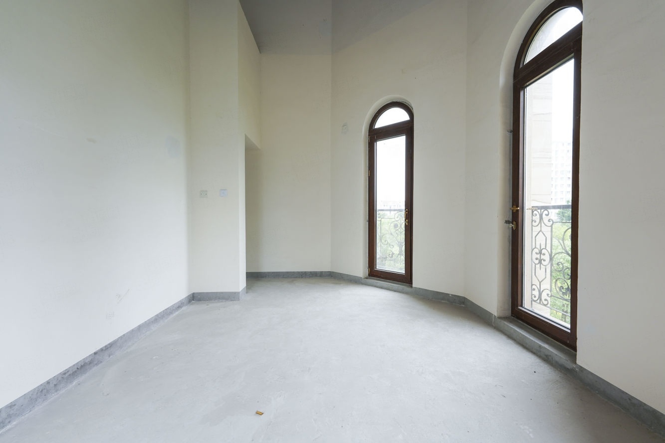 上海梵克雅堡别墅二手房房源图片