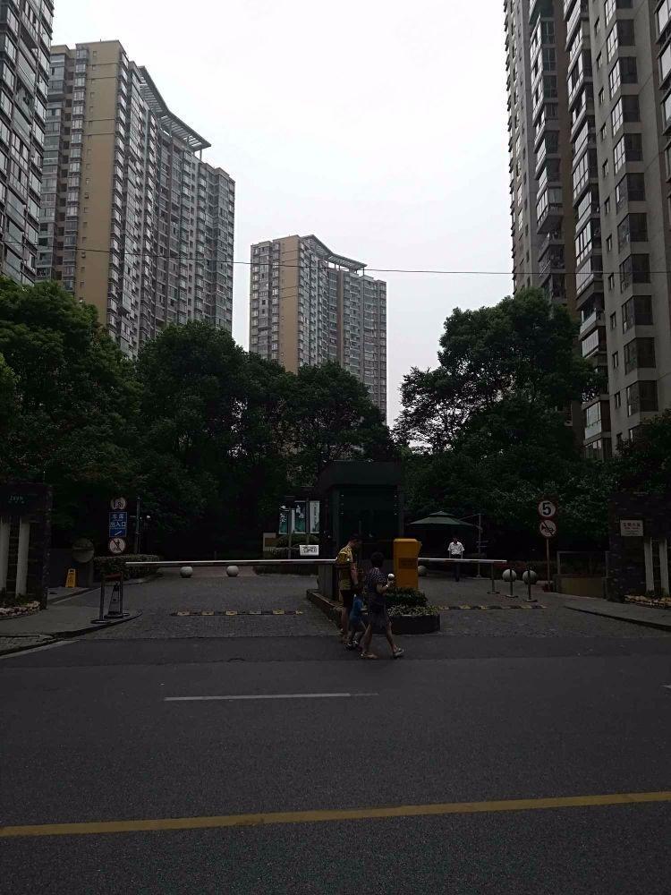 上海卓悦居一期二手房房源图片