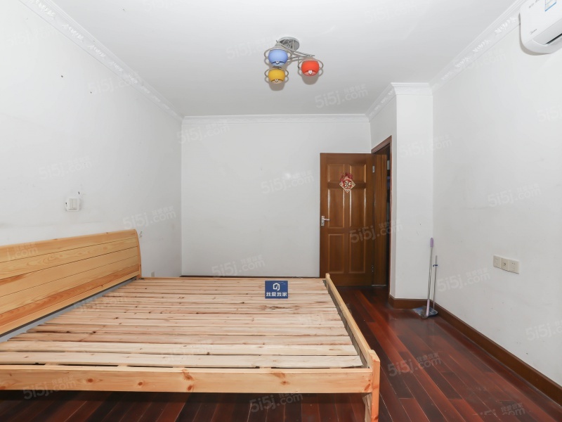 上海塔城路800弄二手房房源图片