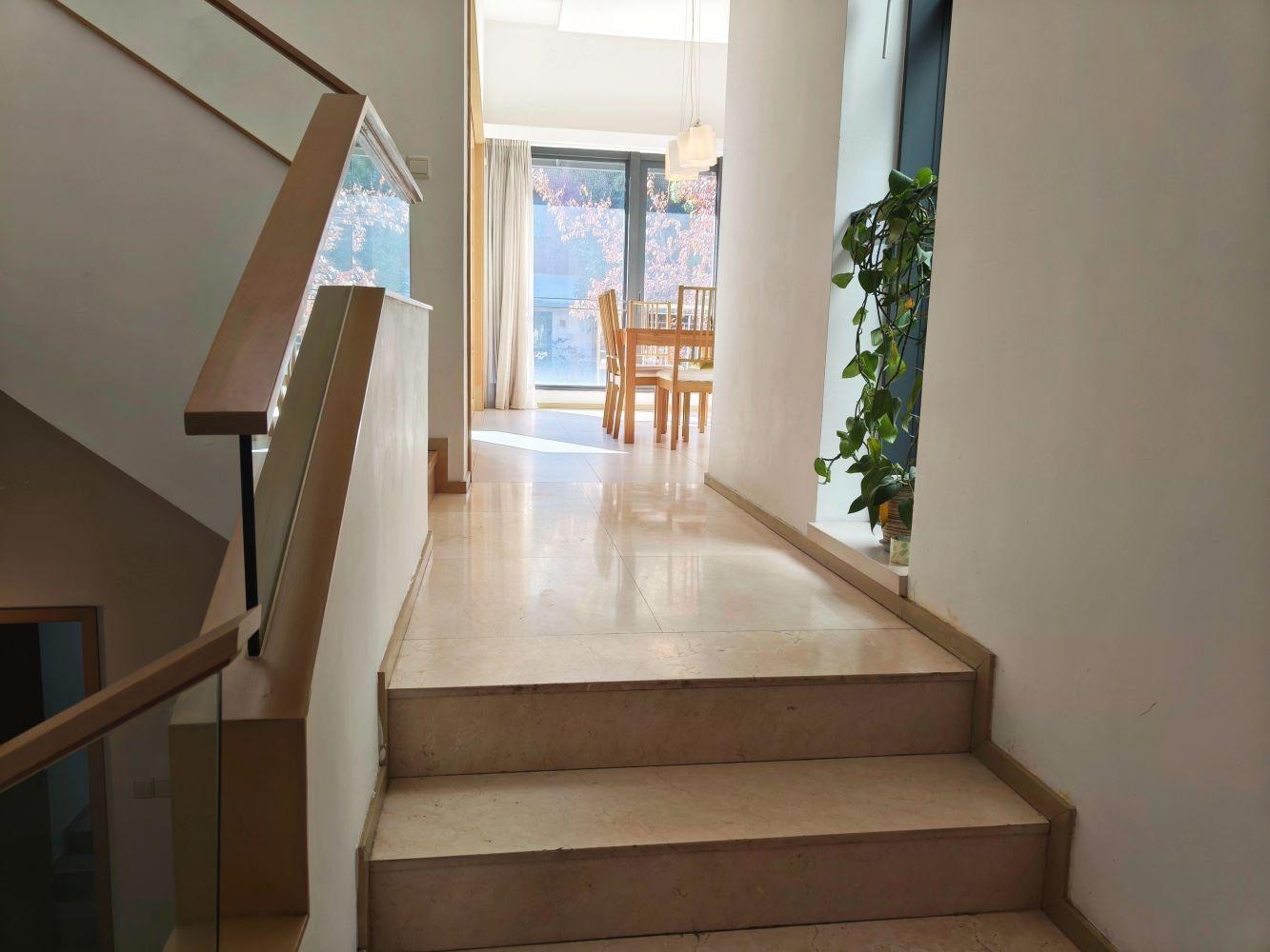 上海林茵湖畔园西区(别墅)二手房房源图片