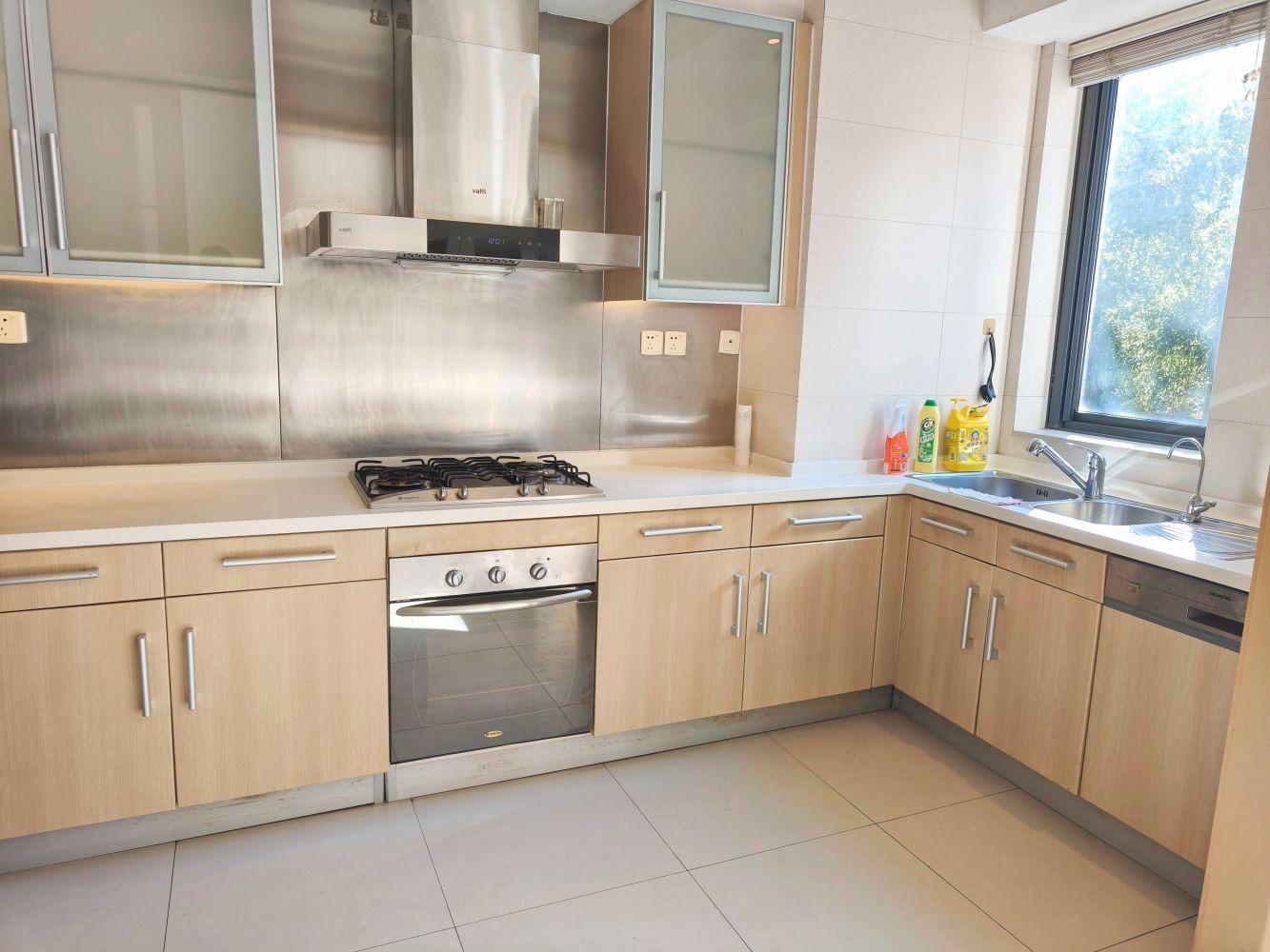 上海林茵湖畔园西区(别墅)二手房房源图片