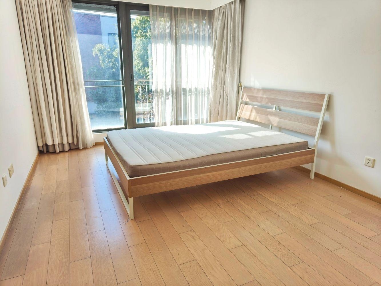 上海林茵湖畔园西区(别墅)二手房房源图片