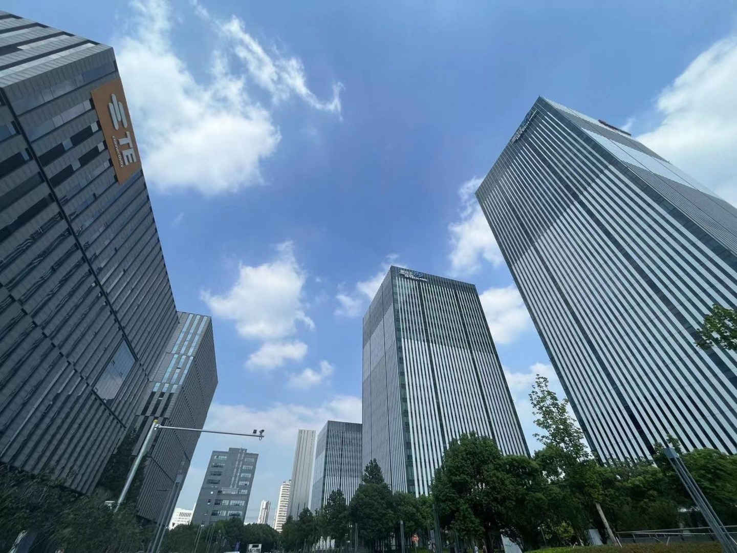 上海漕河泾中心二手房房源图片