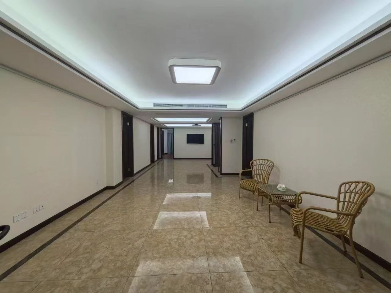 上海中福城三期北楼二手房房源图片