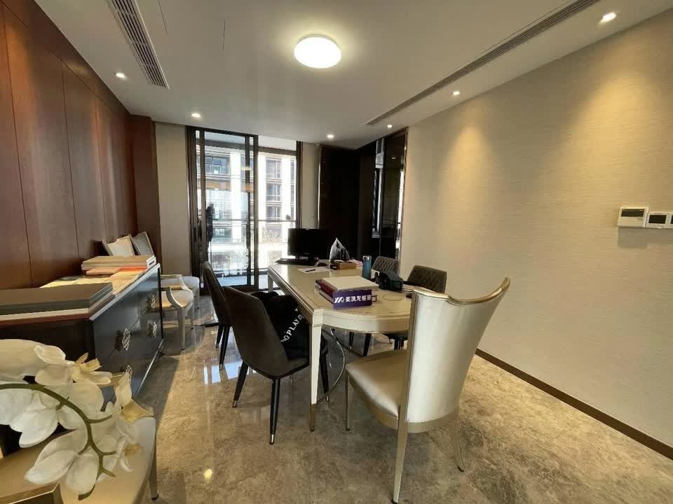 上海碧云尊邸二手房房源图片
