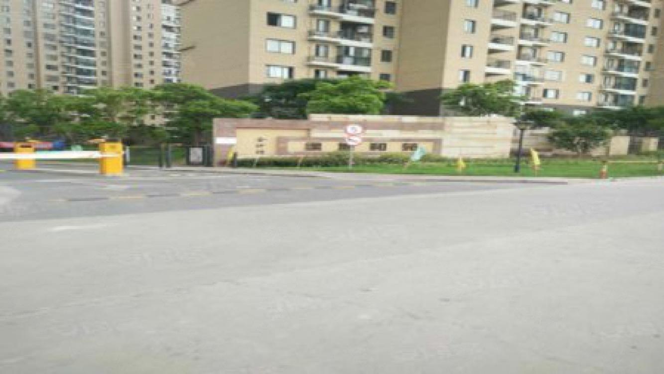 上海金沙湾绿地和苑(二期)二手房房源图片