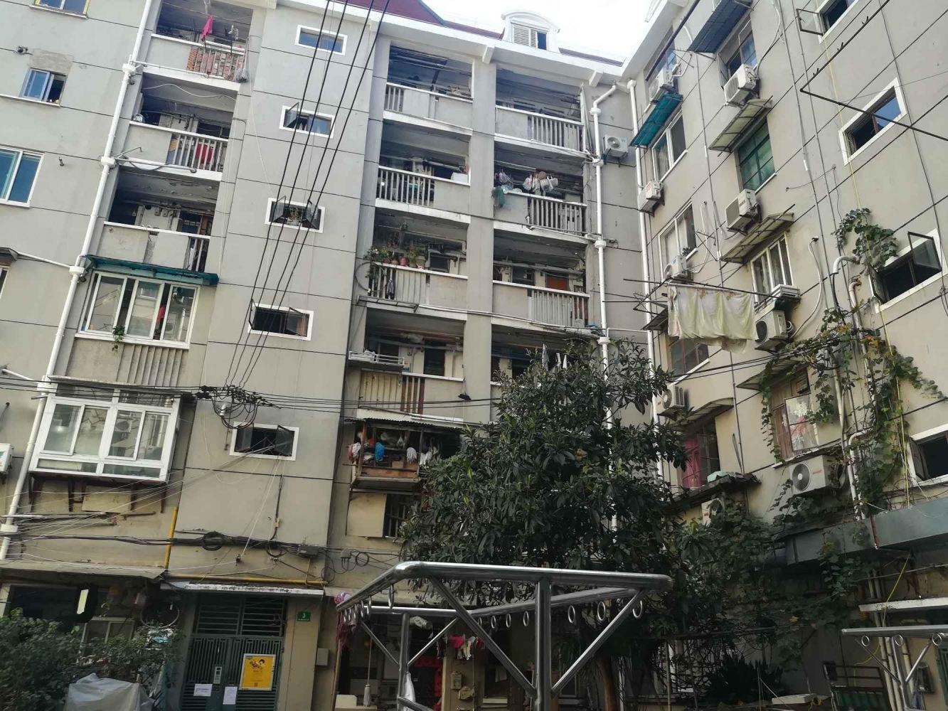 上海斜土路556弄小区二手房房源图片