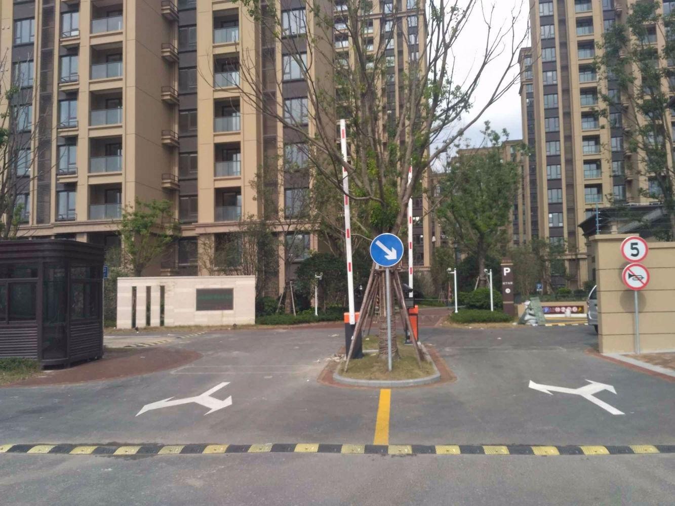 上海李子园一村二手房房源图片