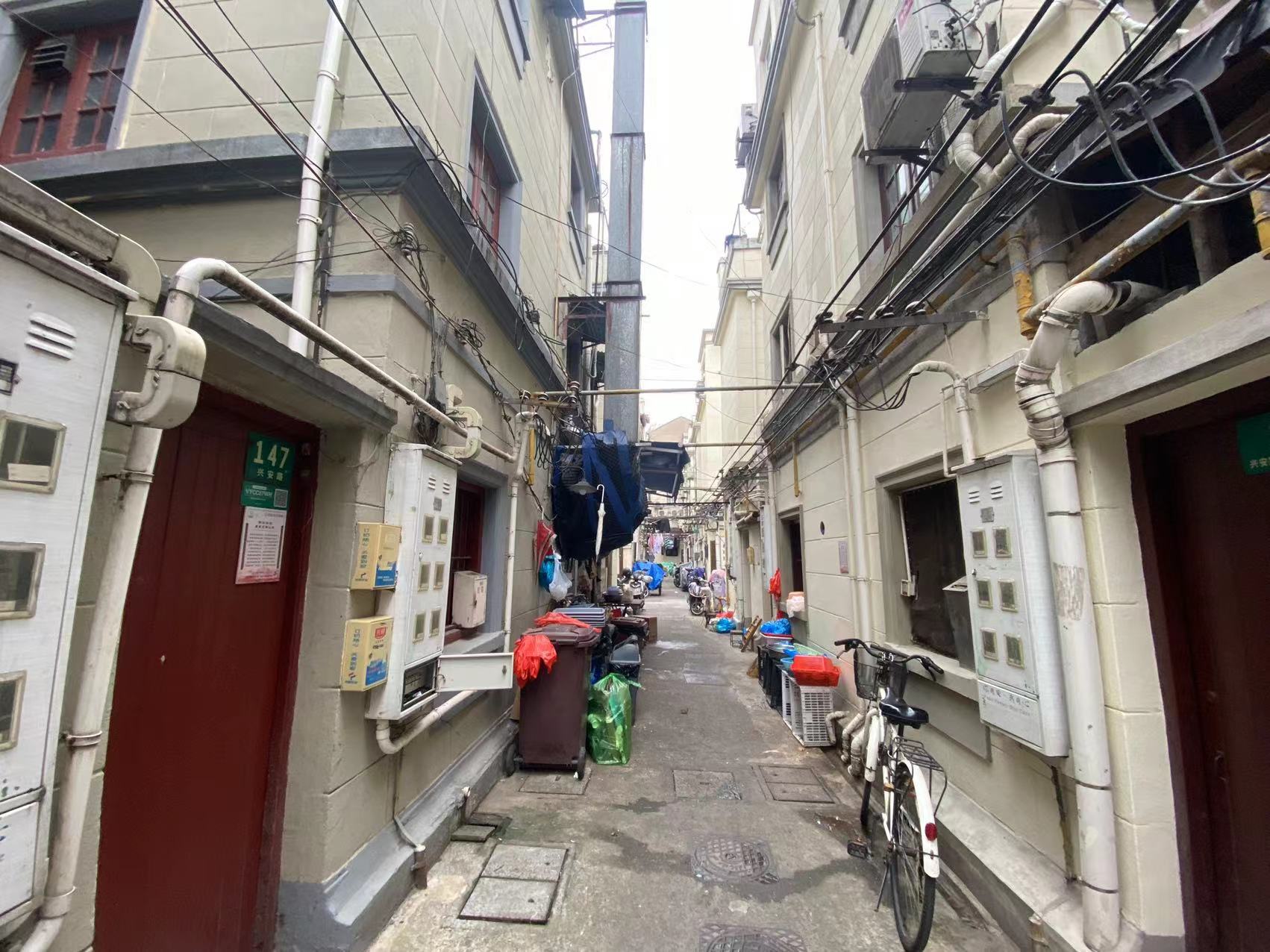 上海兴安路141弄小区二手房房源图片