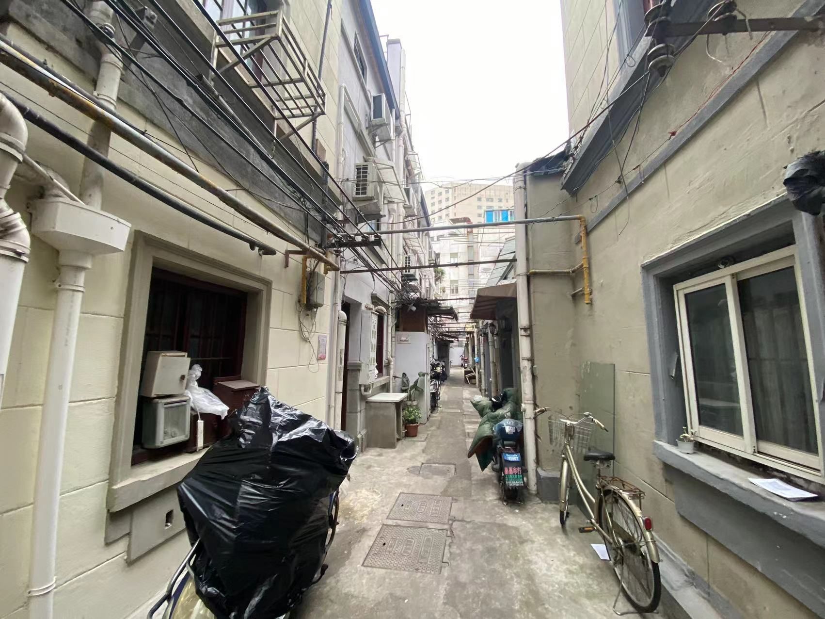 上海兴安路141弄小区二手房房源图片
