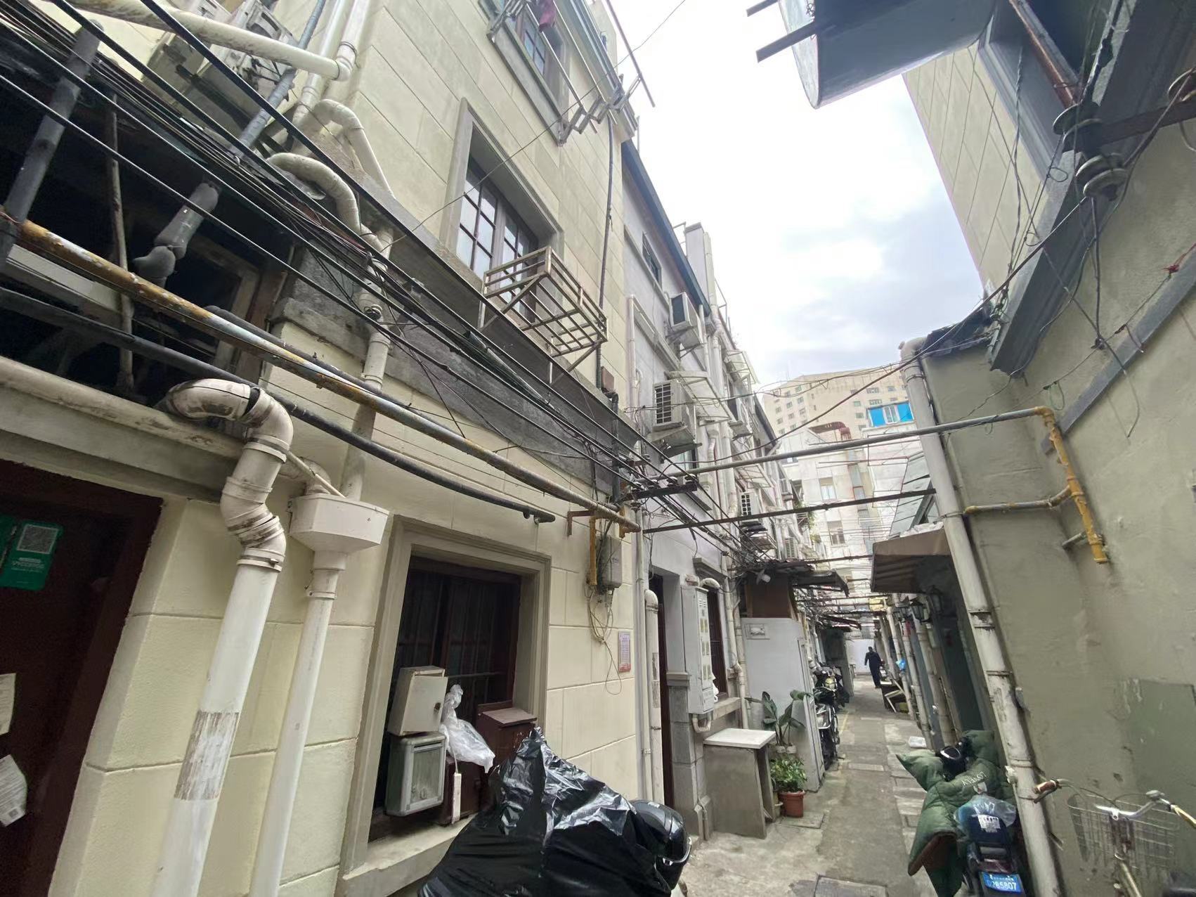 上海兴安路141弄小区二手房房源图片