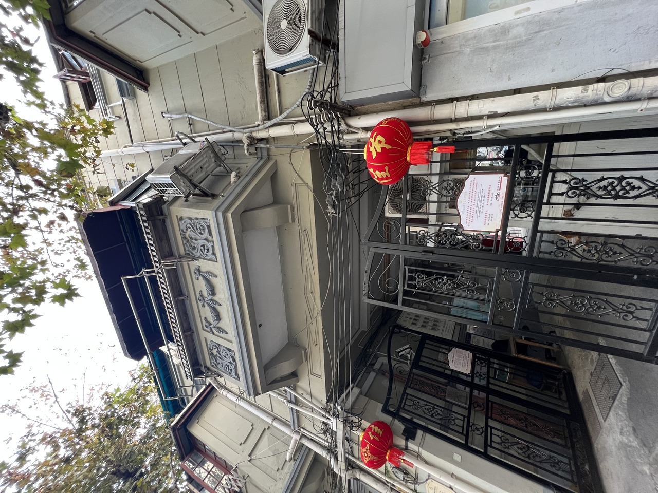 上海兴安路141弄小区二手房房源图片