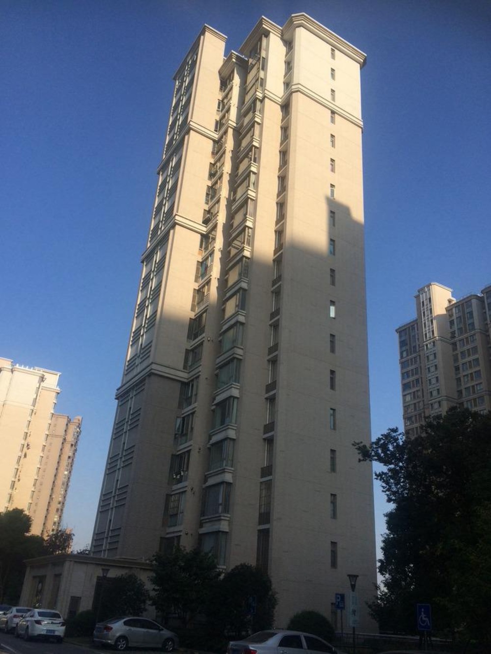 上海日月光伯爵天地城市华庭二手房房源图片