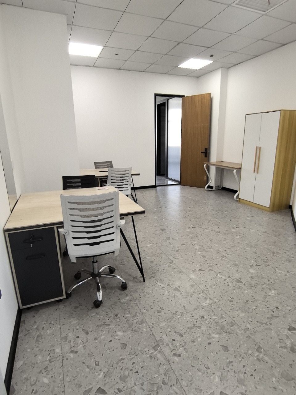 上海宝钢浦东国贸大厦二手房房源图片