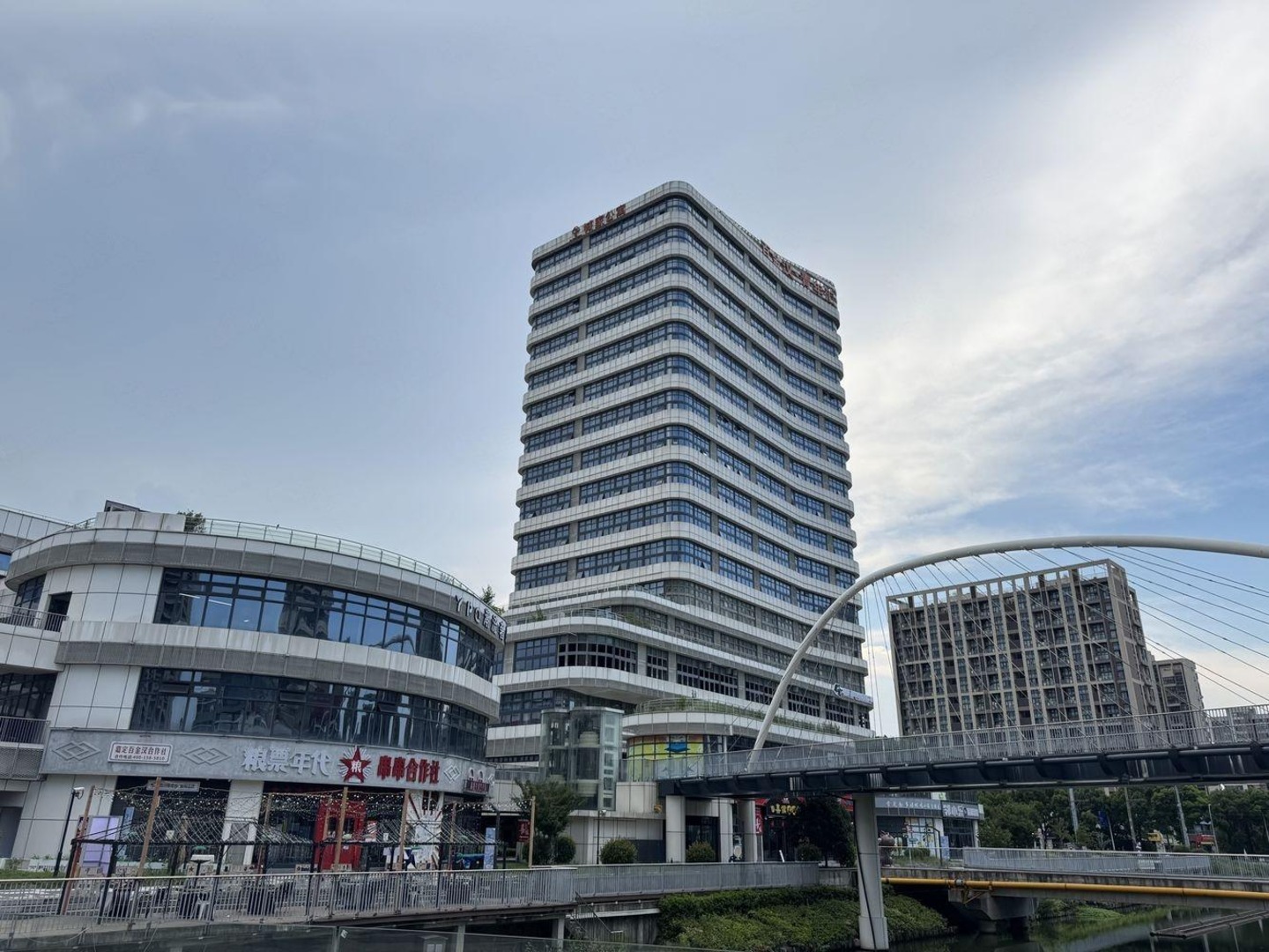 上海百金汉青年汇(办公)二手房房源图片