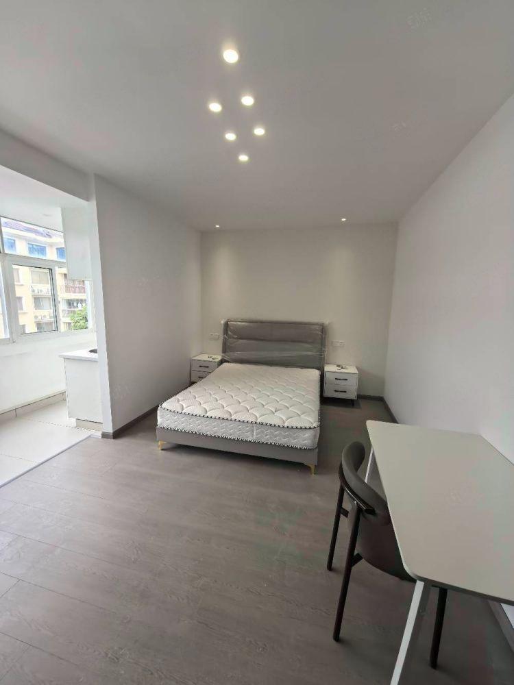 上海新川路300弄小区二手房房源图片