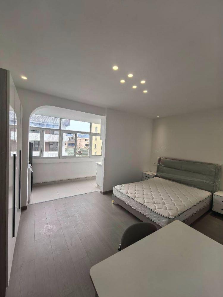 上海新川路300弄小区二手房房源图片