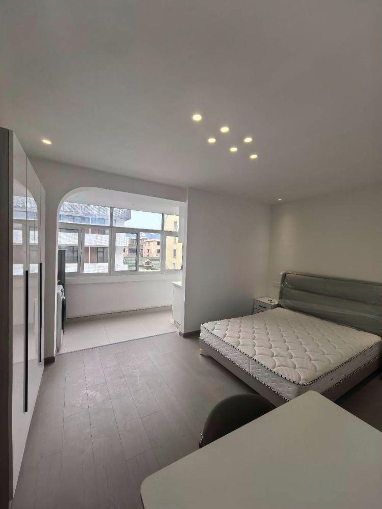 上海新川路300弄小区二手房房源图片