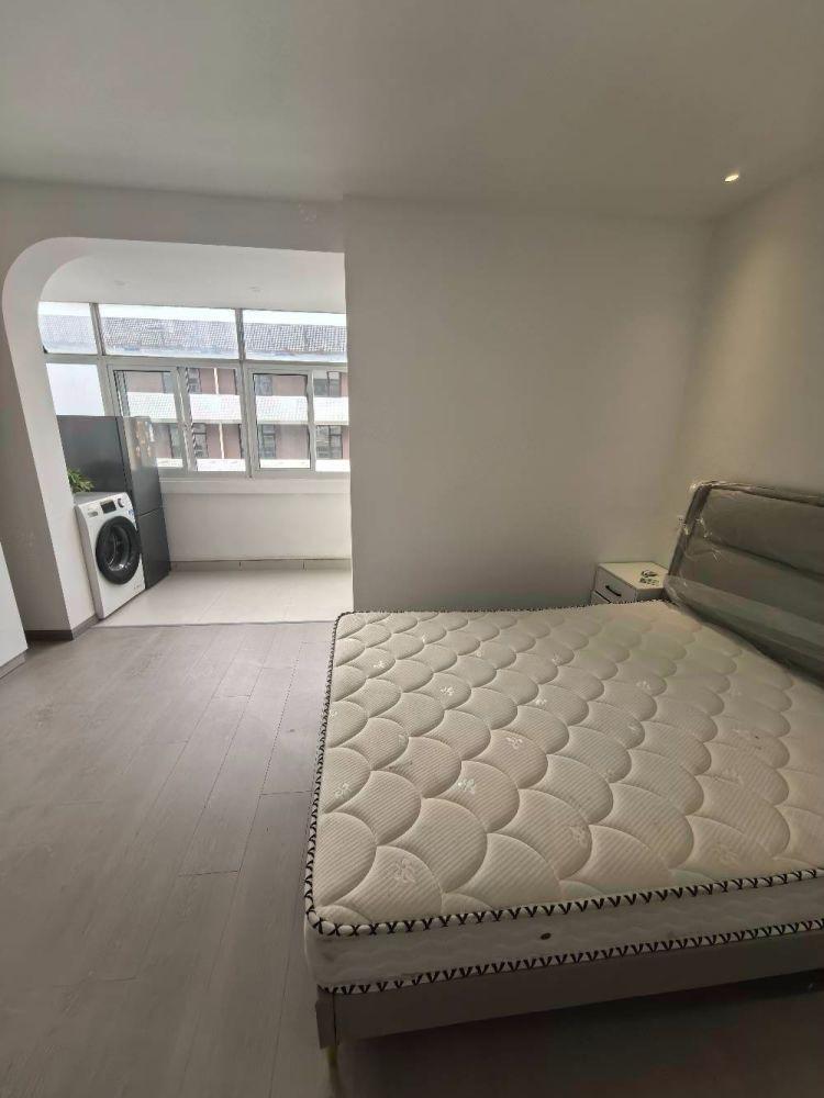 上海新川路300弄小区二手房房源图片