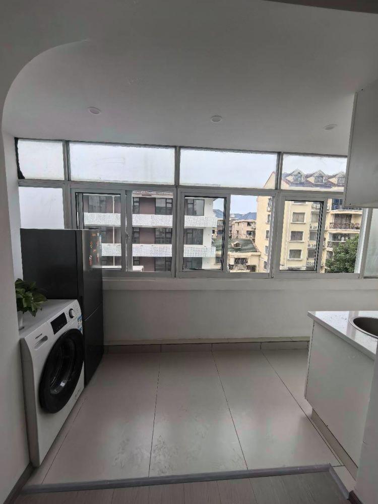 上海新川路300弄小区二手房房源图片