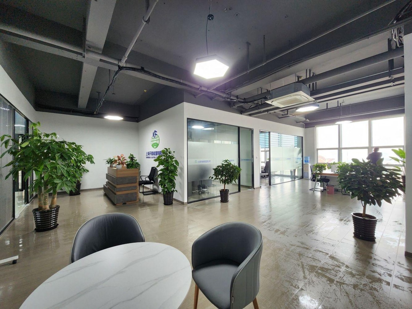 上海保周跨境电商直播产业园二手房房源图片