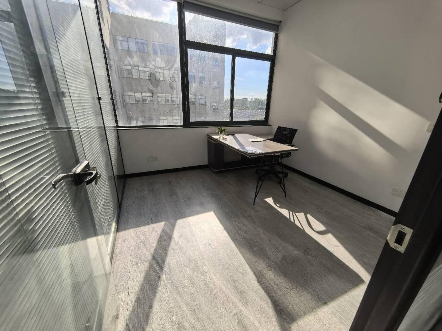 上海宝钢浦东国贸大厦二手房房源图片