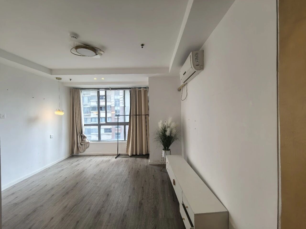 上海金城大厦二手房房源图片