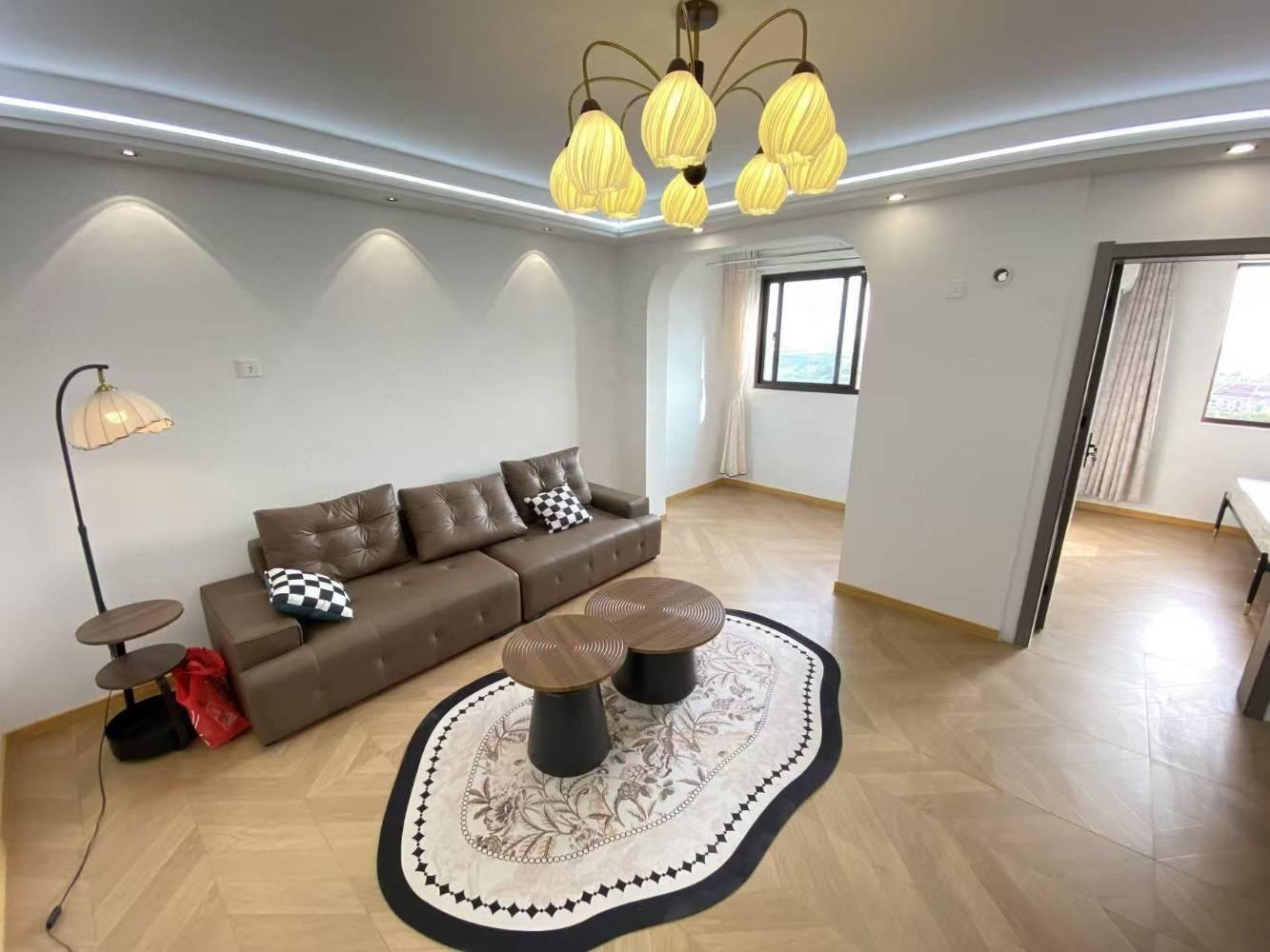 上海菊联路185弄1号楼二手房房源图片