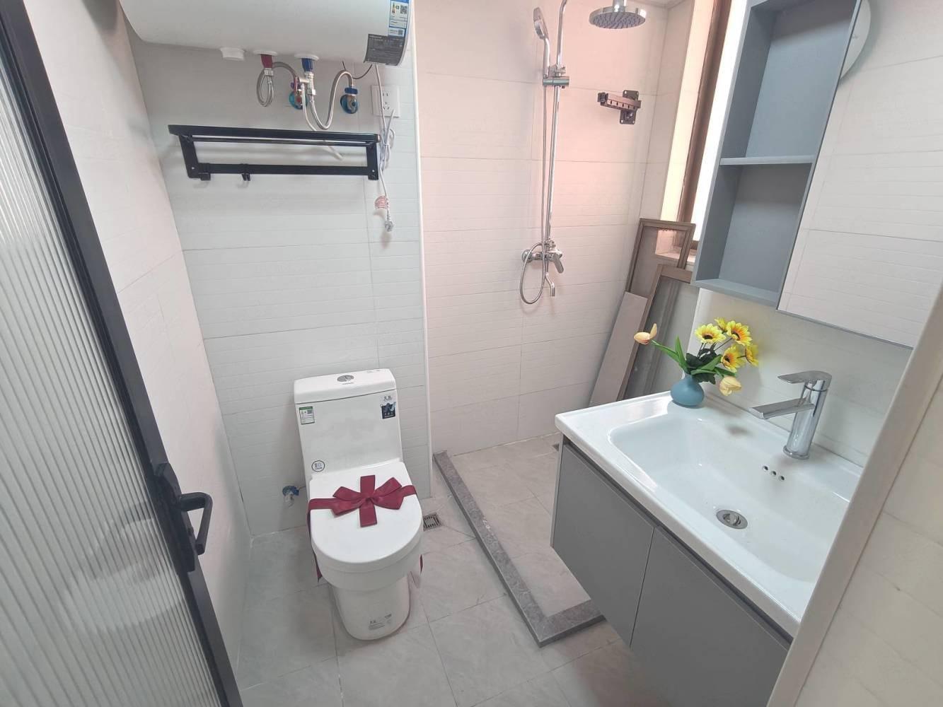 上海高桥村外来人员居住区二手房房源图片