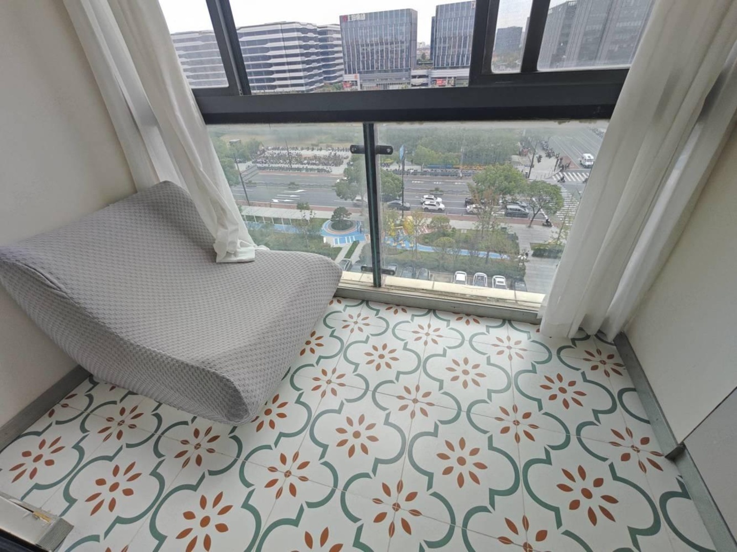 上海共富路305弄1号楼二手房房源图片