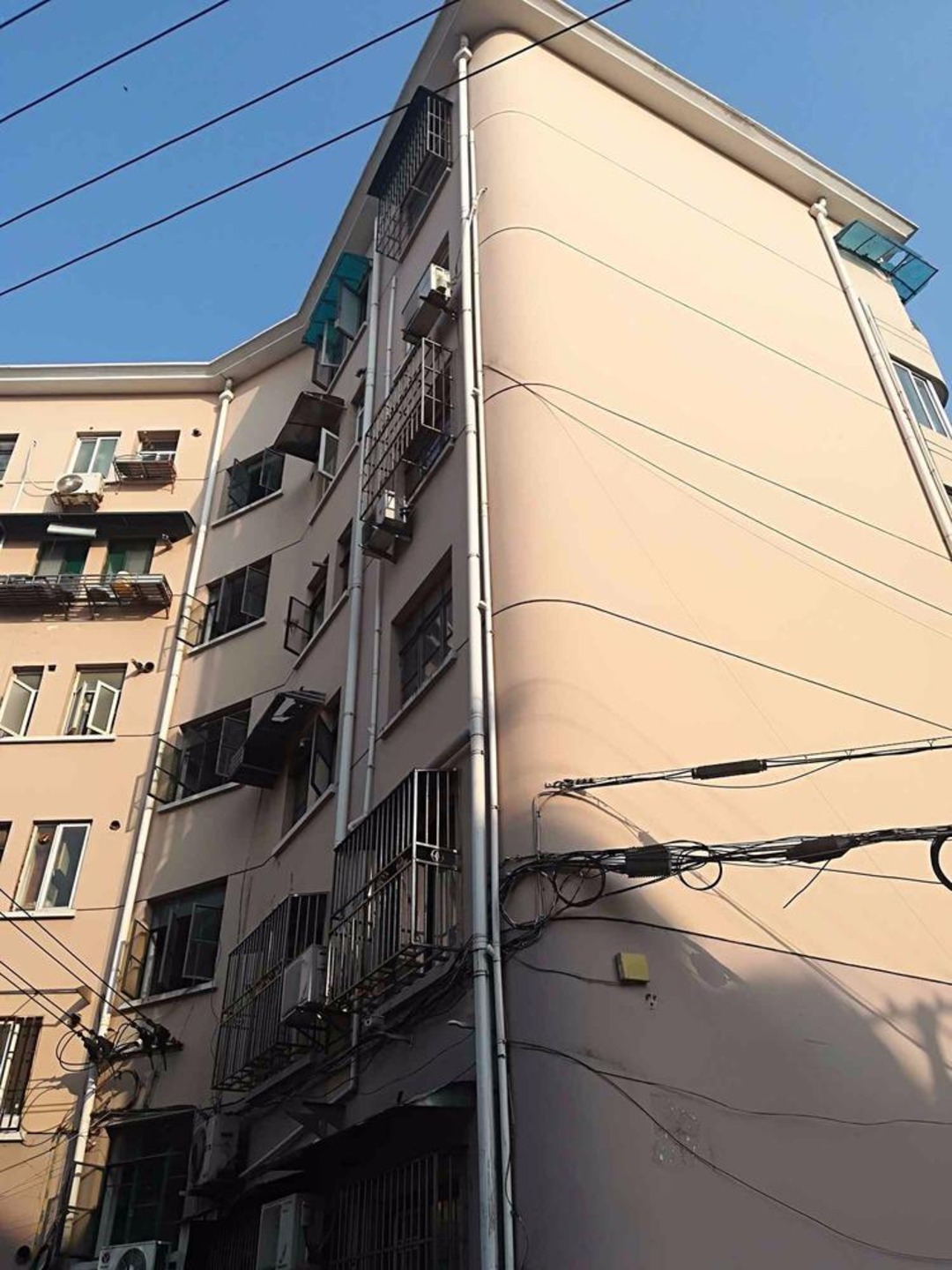 上海岭南路700弄小区二手房房源图片