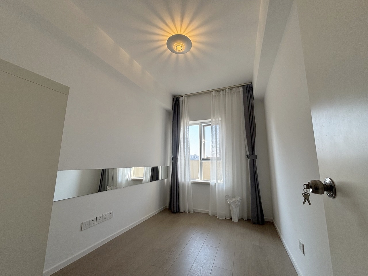 上海鸿艺豪苑二手房房源图片