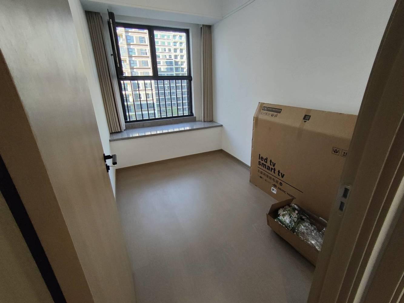 上海中企未来世纪大厦二手房房源图片