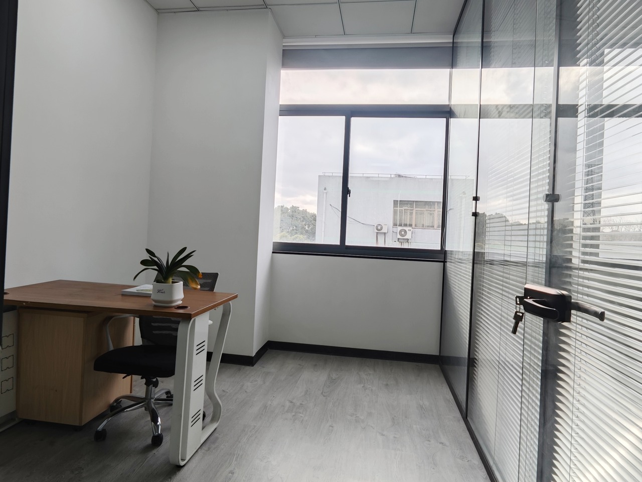 上海宝钢浦东国贸大厦二手房房源图片