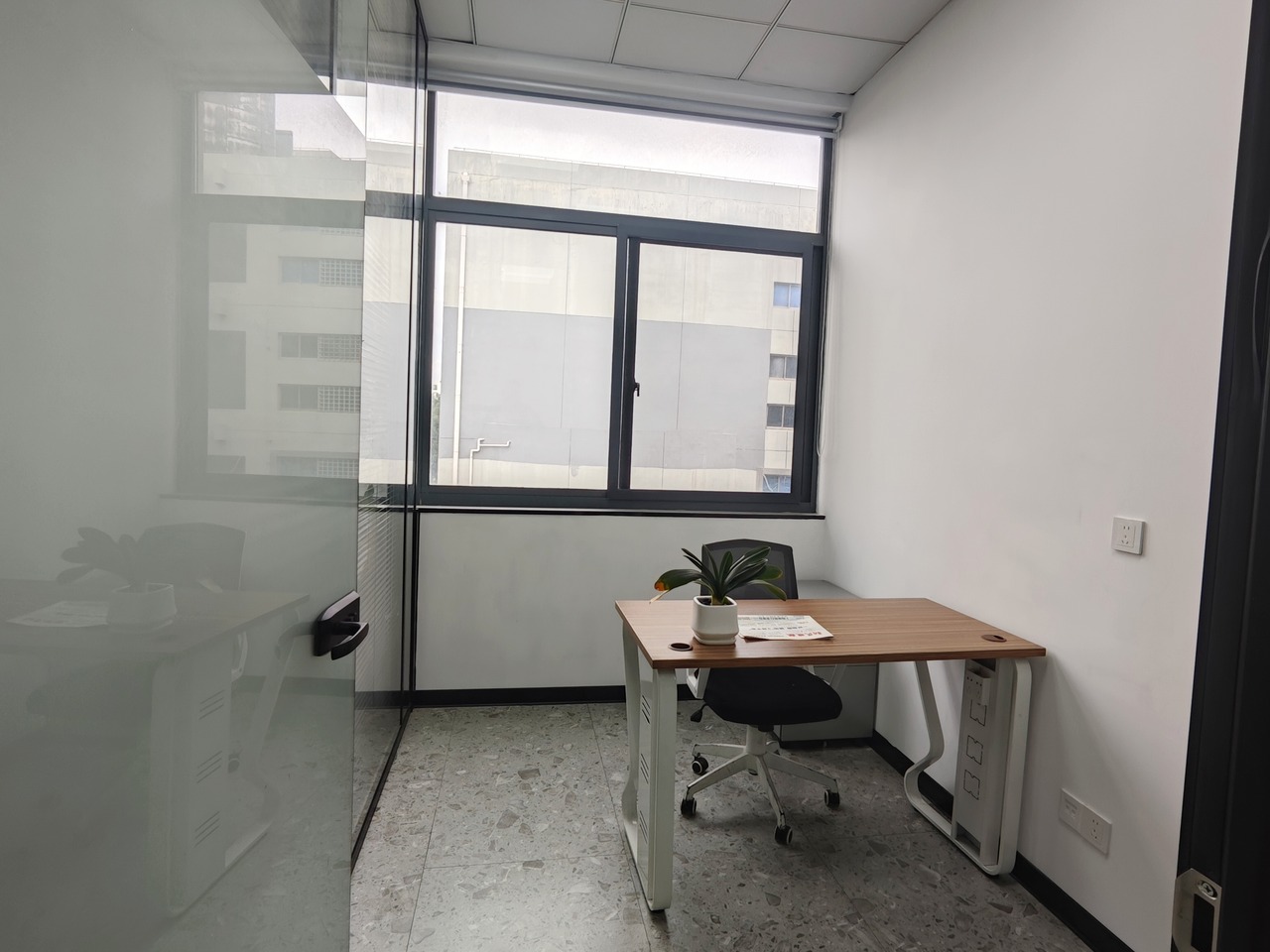 上海宝钢浦东国贸大厦二手房房源图片