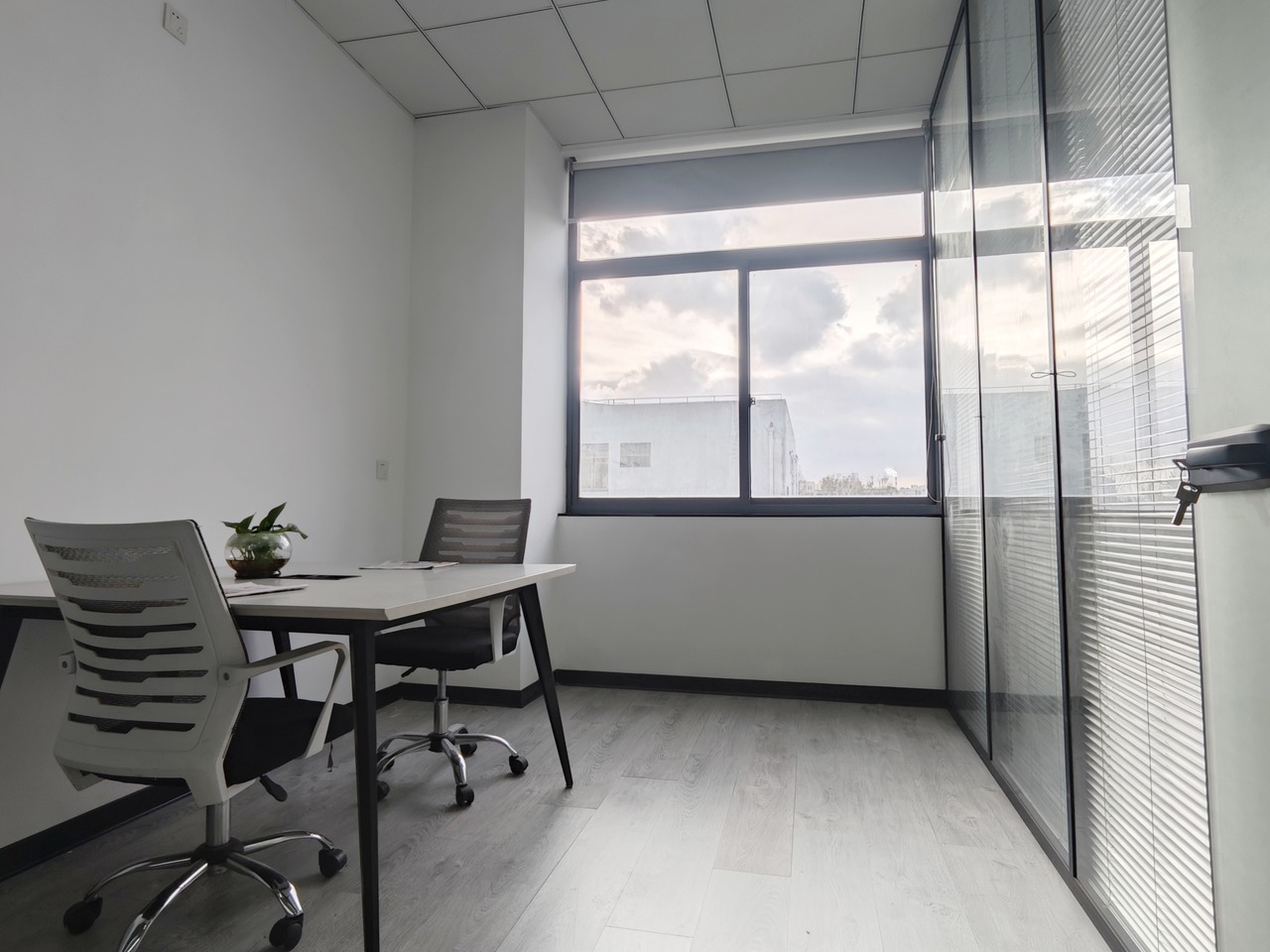 上海宝钢浦东国贸大厦二手房房源图片