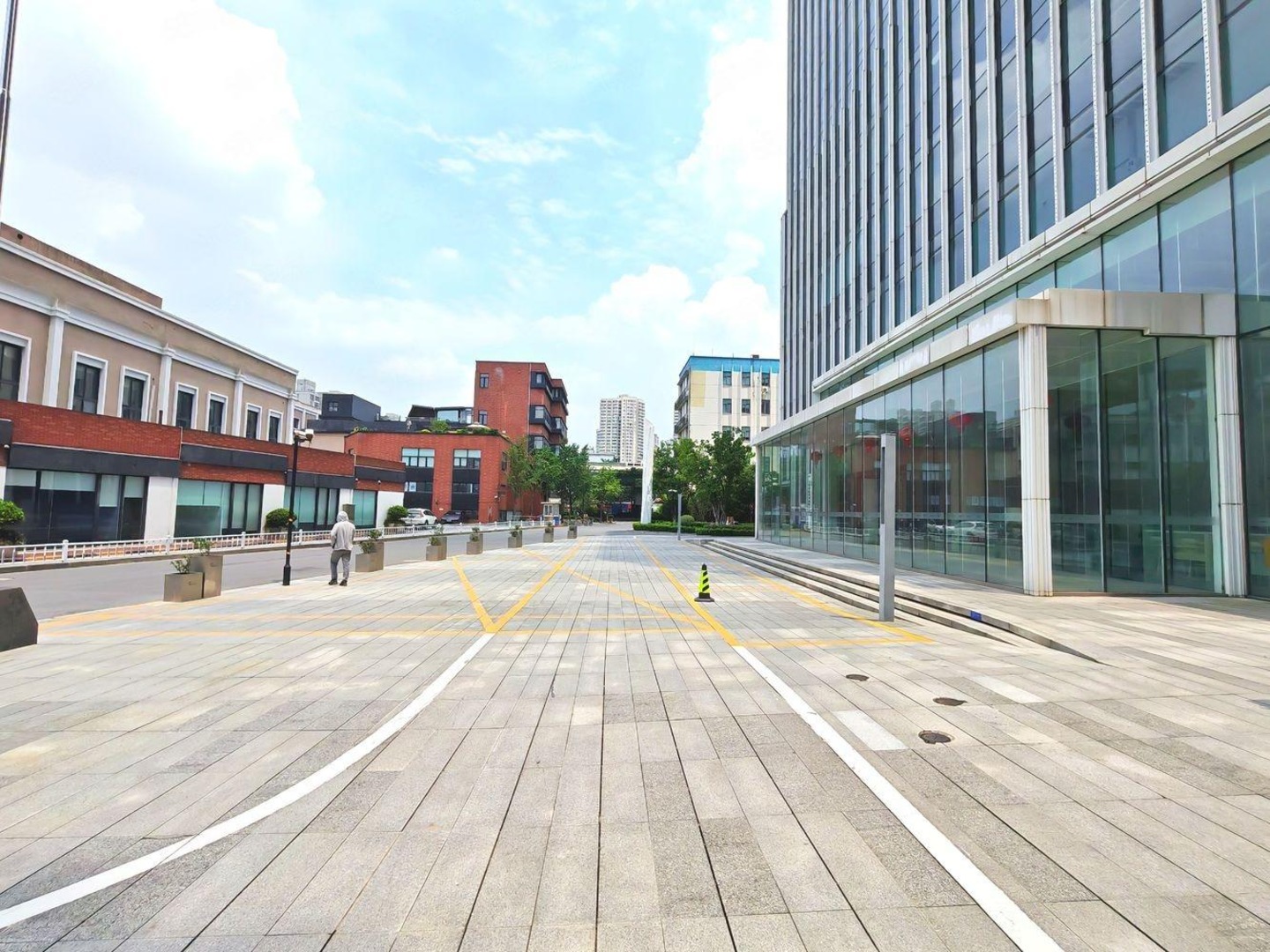 上海火炬电子集团大厦二手房房源图片