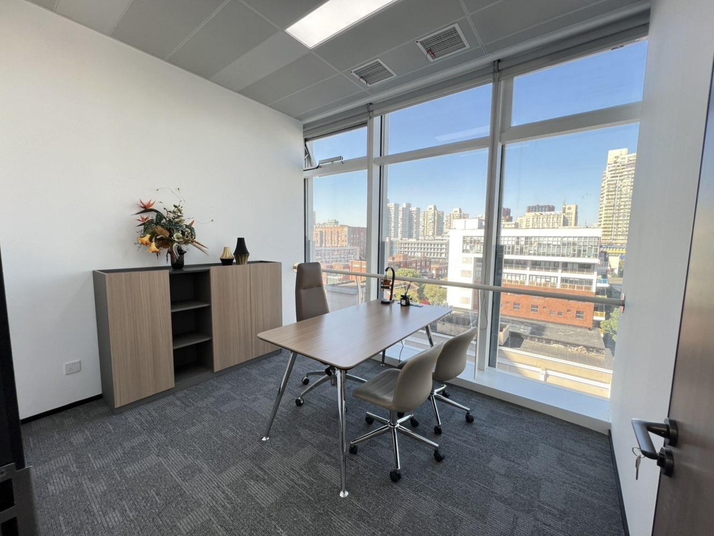 上海火炬电子集团大厦二手房房源图片