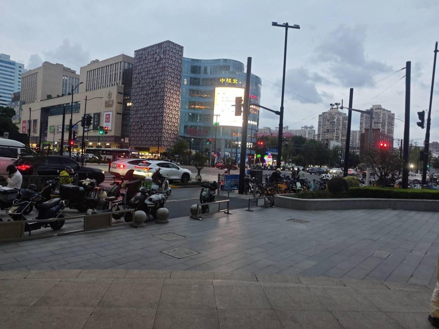 上海上海信息技术大厦二手房房源图片