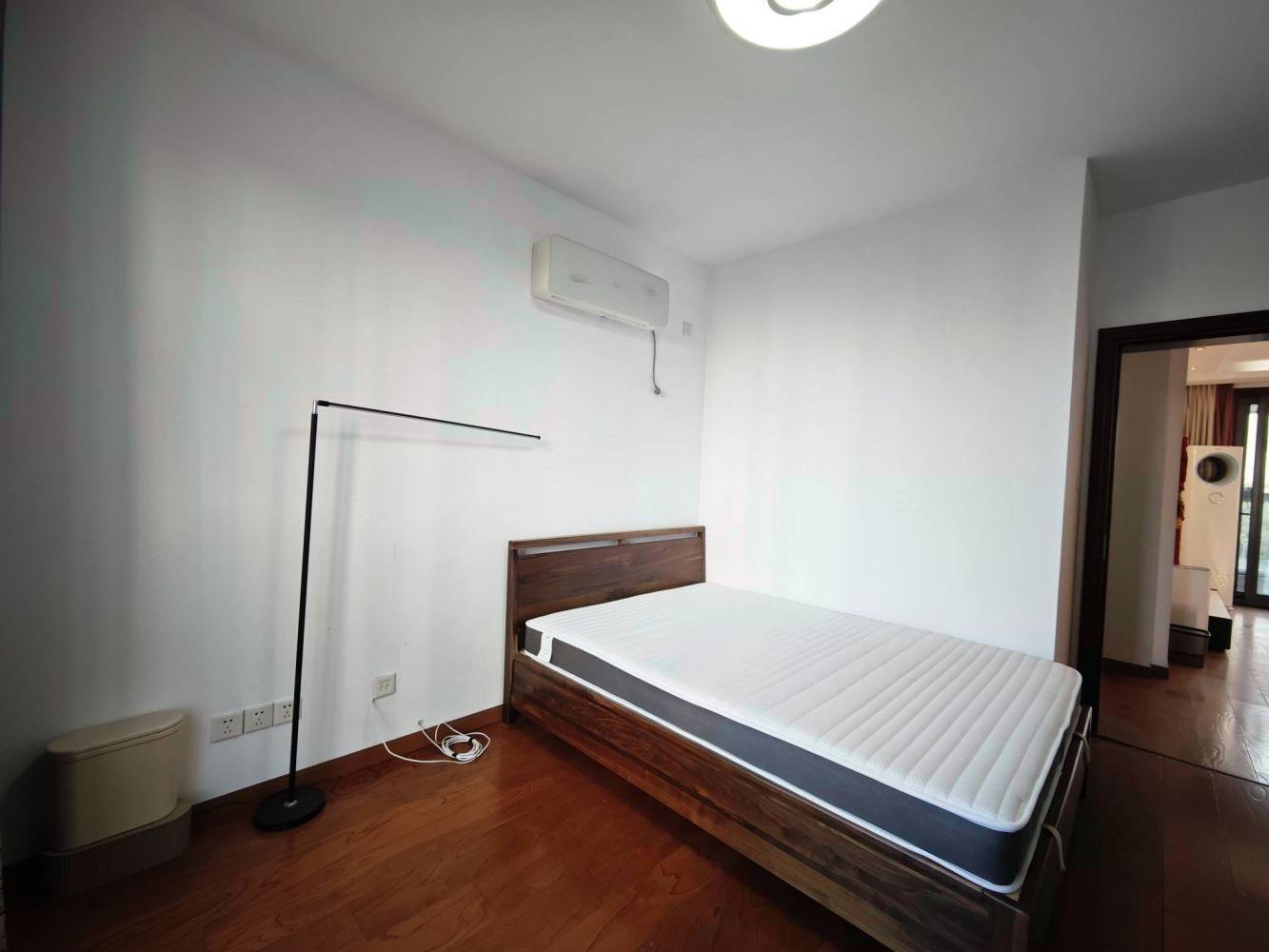 上海绿地崴廉公寓二手房房源图片