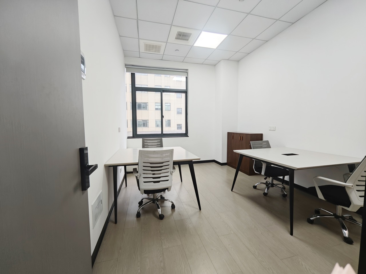 上海宝钢浦东国贸大厦二手房房源图片