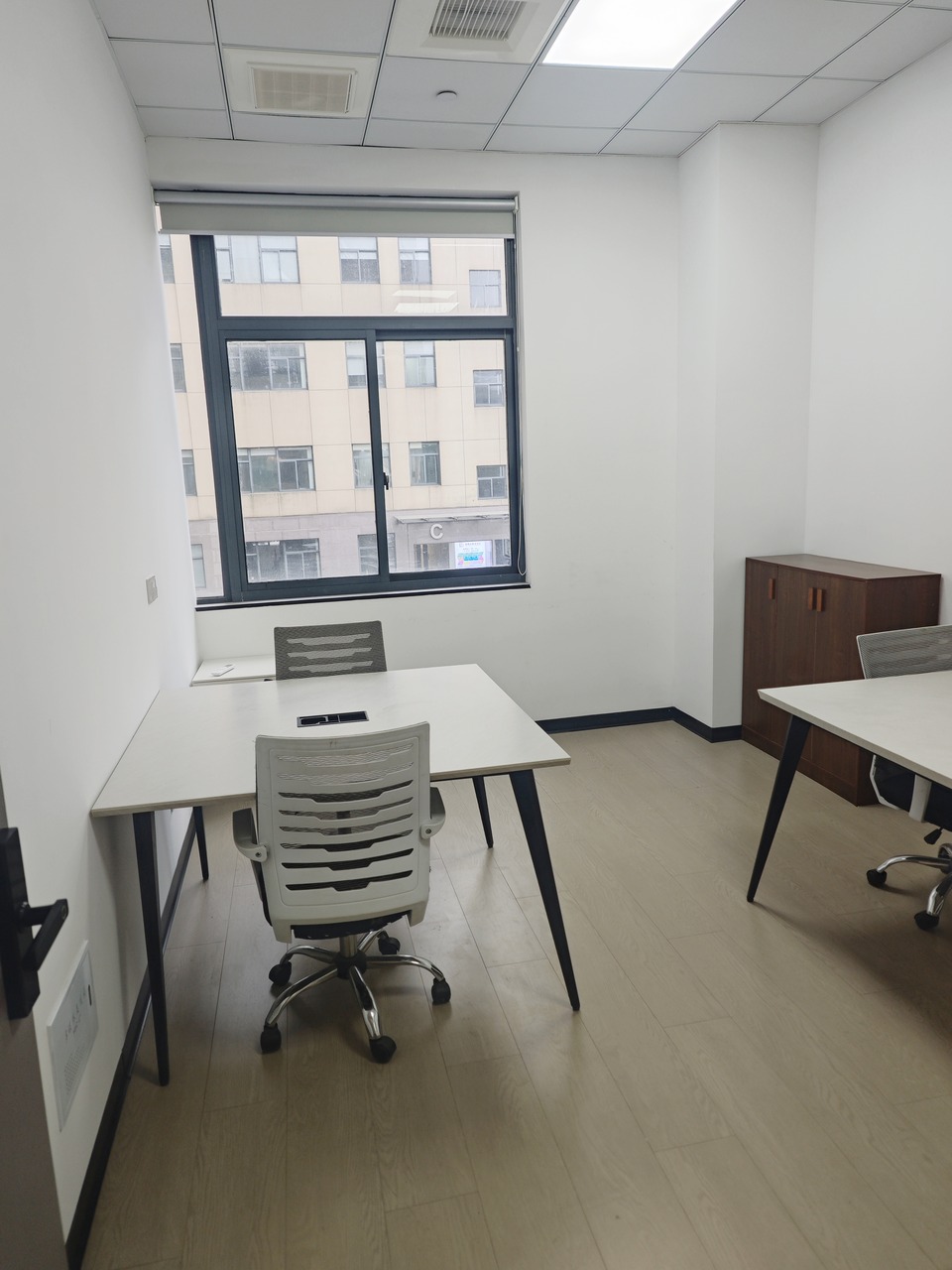 上海宝钢浦东国贸大厦二手房房源图片